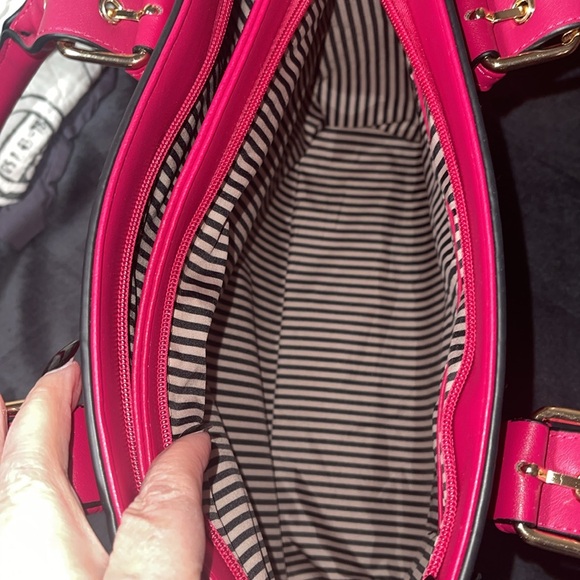 Vegan (3 piece) Fuchsia Tote, Crossbody & Wallet. 🩷 - Picture 8 of 12